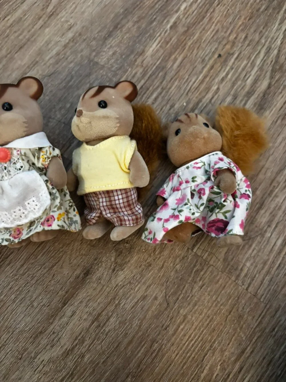 Lot 7 Sylvanian Families Calico Critters Walnut Squirrel w/babies twins